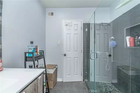 Bath - 325 Cedar, Long Beach, CA 90802 photo 2 of 2