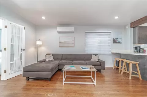 Living - 325 Cedar, Long Beach, CA 90802 photo 2 of 2