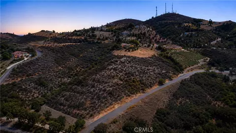 3104 Red Mountain Heights Dr, Fallbrook, CA 92028 photo 2