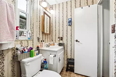 7101 Rosecrans Ave, Paramount, CA 90723 photo 6