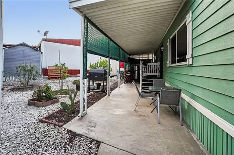 7101 Rosecrans Ave, Paramount, CA 90723 photo 2