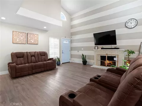Living - 137 Elmtree, Perris, CA 92571 photo 1 of 2