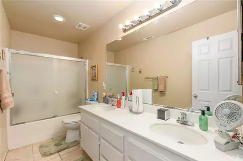 Bath - 43022 Carpenter, Lancaster, CA 93535 photo 4 of 4
