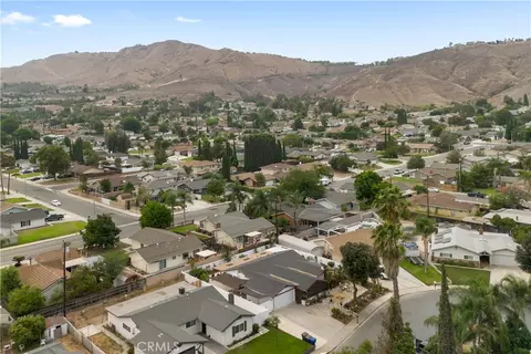 View/Area - 11386 Cambridge St, Riverside, CA 92503 photo 3 of 5