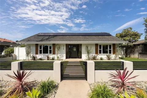 226 Santa Isabel Ave, Costa Mesa, CA 92627
