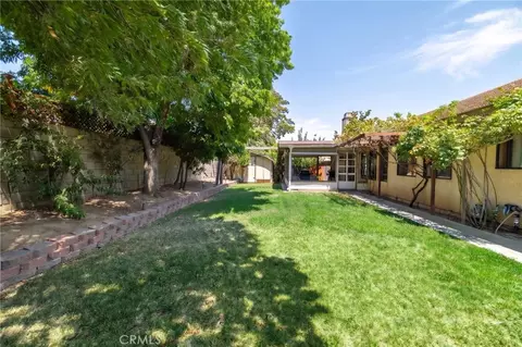 Exterior - 8526 Valley View Dr, Hesperia, CA 92344 photo 4 of 6