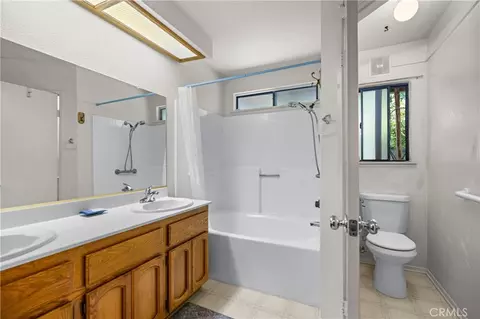Bath - 8526 Valley View Dr, Hesperia, CA 92344 photo 1 of 2