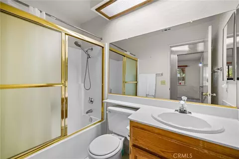 Bath - 8526 Valley View Dr, Hesperia, CA 92344 photo 2 of 2