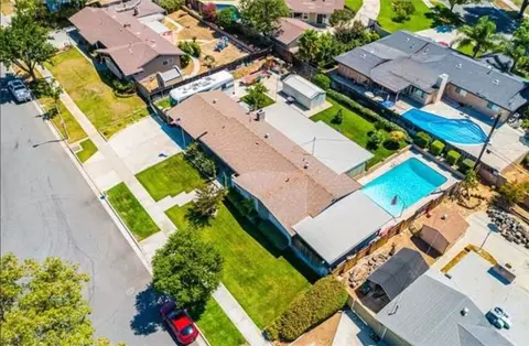 View/Area - 2390 Gloucester, Riverside, CA 92506 photo 2 of 4