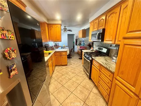 Kitchen - 2390 Gloucester, Riverside, CA 92506 photo 2 of 2