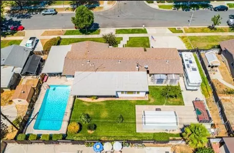 View/Area - 2390 Gloucester, Riverside, CA 92506 photo 3 of 4
