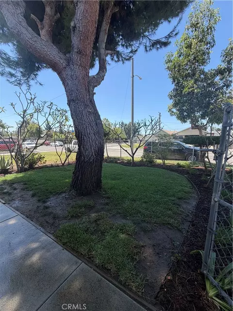 10445 Rose Hedge Dr, Whittier, CA 90606