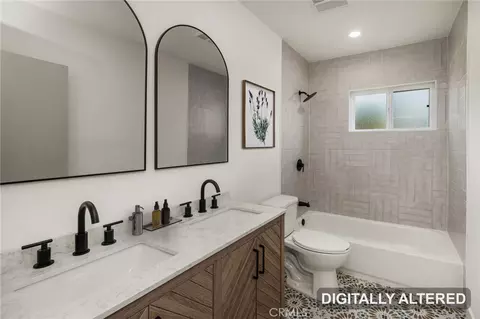 Bath - 2606 W Caldwell, Compton, CA 90220 photo 2 of 3