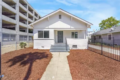 925 W 84th, Los Angeles, CA 90044