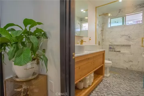 Bath - 8524 Suva, Downey, CA 90240 photo 3 of 12