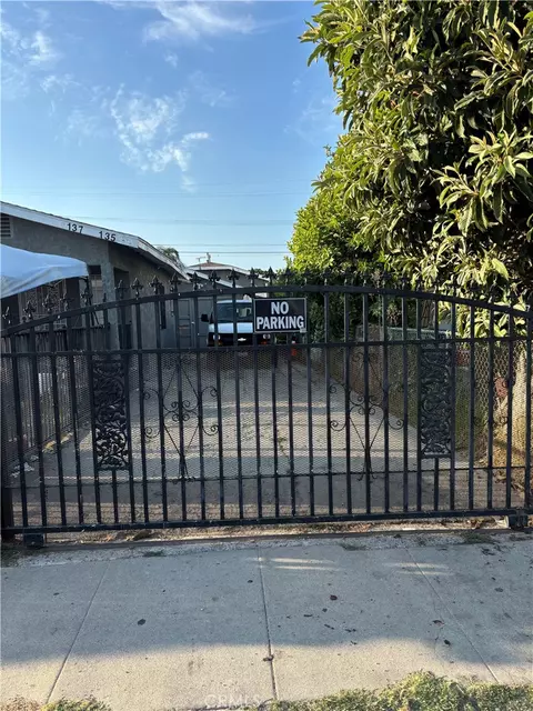 135 W 87th Pl, Los Angeles, CA 90003