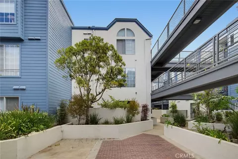 Exterior - 4623 E 4th #6, Long Beach, CA 90814 photo 9 of 18