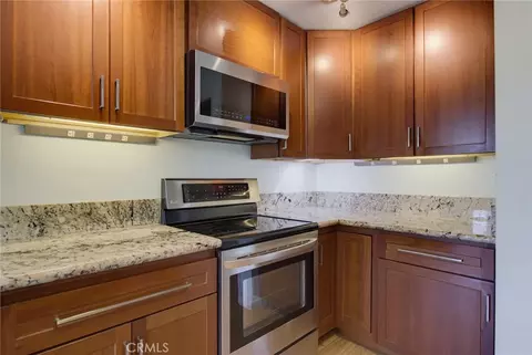 Kitchen - 4623 E 4th #6, Long Beach, CA 90814 photo 4 of 5