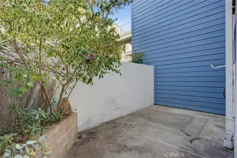 Exterior - 4623 E 4th #6, Long Beach, CA 90814 photo 3 of 18