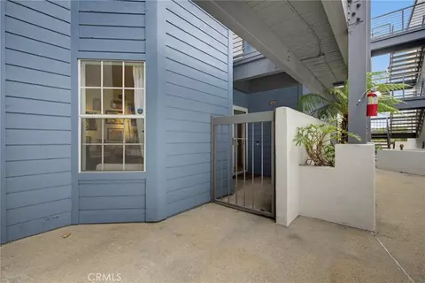 Exterior - 4623 E 4th #6, Long Beach, CA 90814 photo 7 of 18