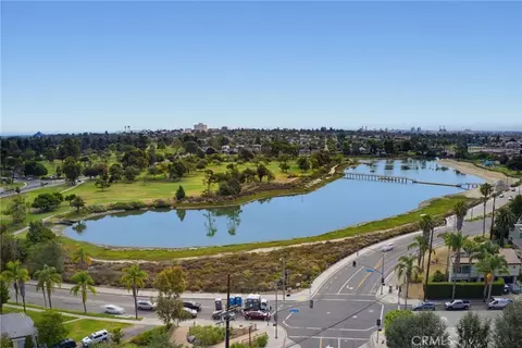 View/Area - 4623 E 4th #6, Long Beach, CA 90814 photo 1 of 7