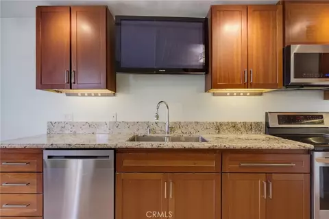 Kitchen - 4623 E 4th #6, Long Beach, CA 90814 photo 3 of 5