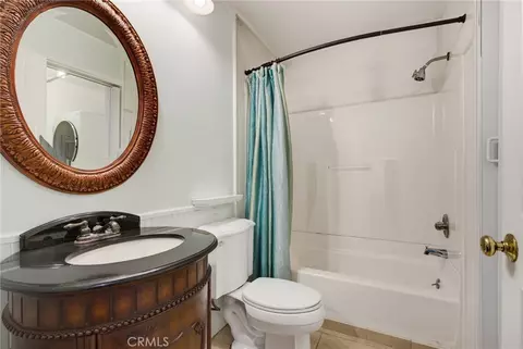Bath - 4623 E 4th #6, Long Beach, CA 90814 photo 1 of 3