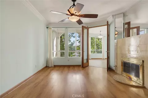 Living - 4623 E 4th #6, Long Beach, CA 90814 photo 3 of 6