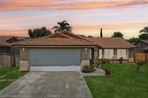 2320 W Sunrise Dr, Rialto, CA 92377