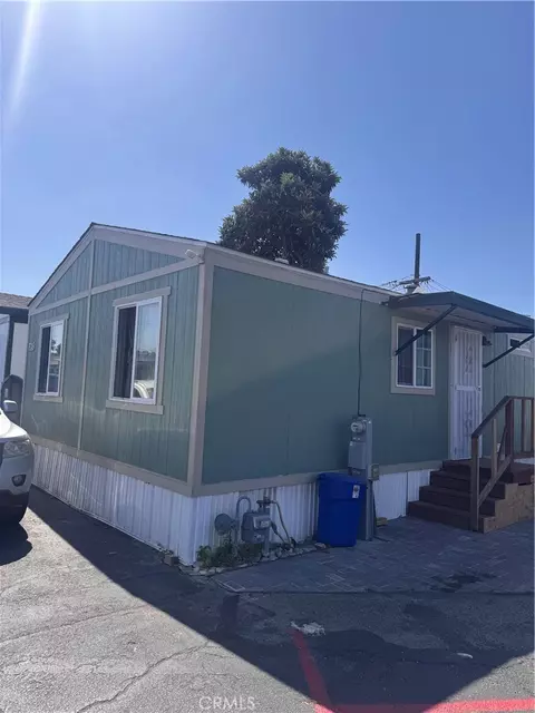 15325 Orange, Paramount, CA 90723
