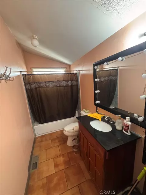 15325 Orange, Paramount, CA 90723 photo 16