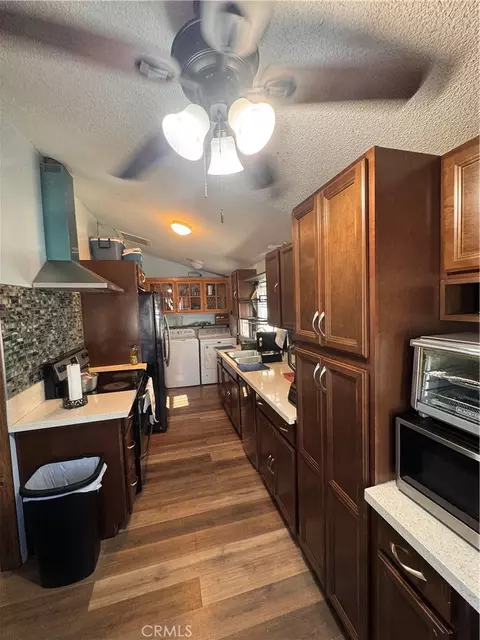 15325 Orange, Paramount, CA 90723 photo 12