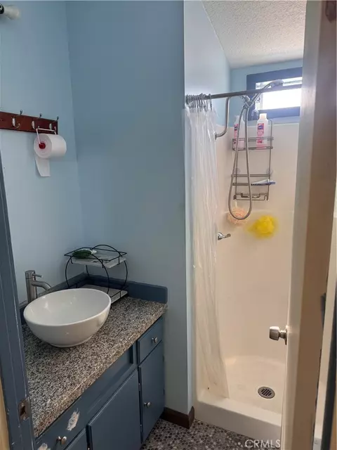 15325 Orange, Paramount, CA 90723 photo 10
