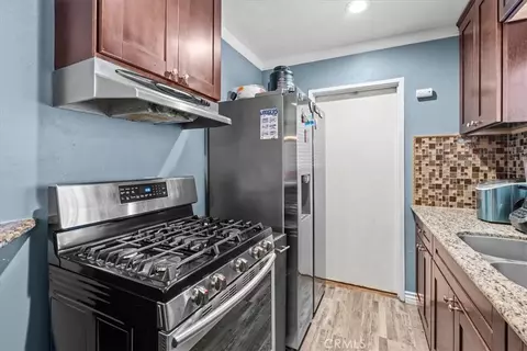 Kitchen - 407 E Sunset, Long Beach, CA 90805 photo 3 of 3