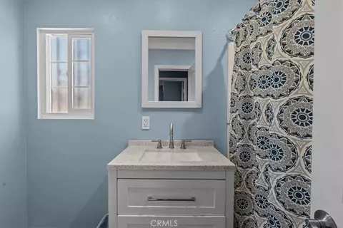 Bath - 407 E Sunset, Long Beach, CA 90805 photo 3 of 5