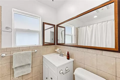 Bath - 8317 Cheyenne, Downey, CA 90242 photo 1 of 2