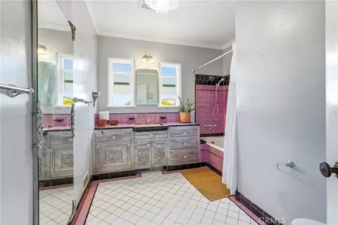 Bath - 11751 S S Cir, Whittier, CA 90601 photo 2 of 3