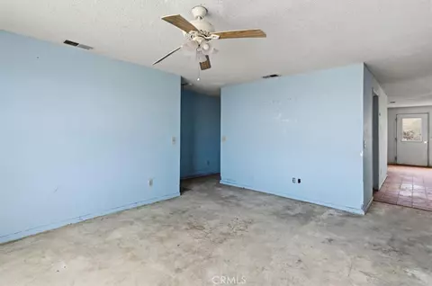 Living - 8885 Corto Rd, Apple Valley, CA 92308 photo 2 of 3