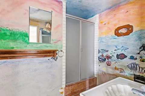 Bath - 8885 Corto Rd, Apple Valley, CA 92308 photo 2 of 4
