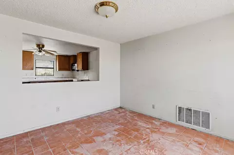Living - 8885 Corto Rd, Apple Valley, CA 92308 photo 3 of 3