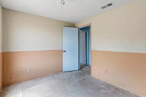 Bedroom - 8885 Corto Rd, Apple Valley, CA 92308 photo 7 of 9