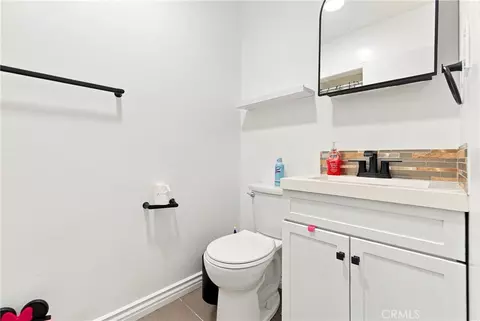 Bath - 11512 Samoline, Downey, CA 90241 photo 4 of 4