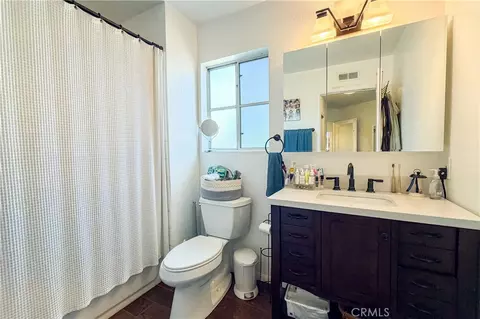 Bath - 13949 Arthur Ave #1, Paramount, CA 90723 photo 7 of 7