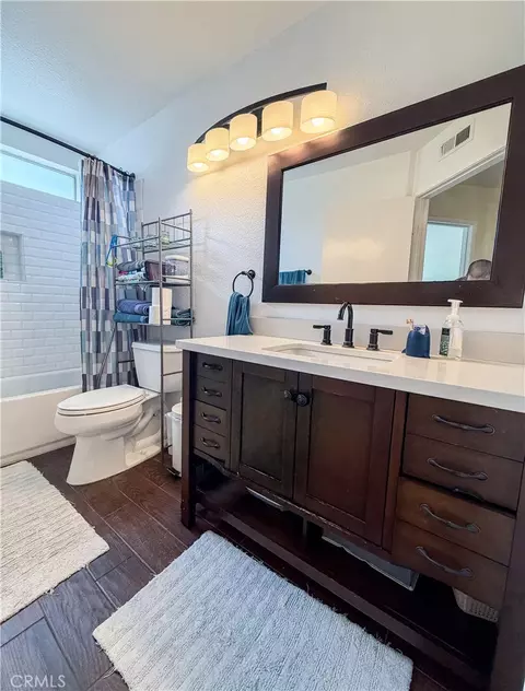 Bath - 13949 Arthur Ave #1, Paramount, CA 90723 photo 4 of 7