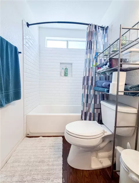 Bath - 13949 Arthur Ave #1, Paramount, CA 90723 photo 5 of 7