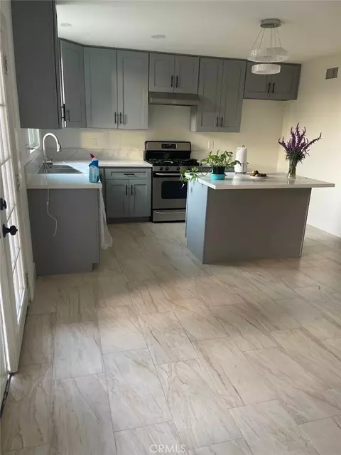 12256 Allegheny St, Sun Valley, CA 91352
