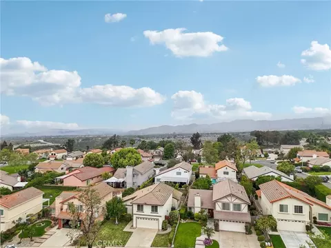View/Area - 2279 Wisteria Ave, Upland, CA 91784 photo 4 of 5