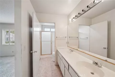Bath - 2279 Wisteria Ave, Upland, CA 91784 photo 2 of 4