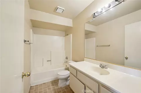 Bath - 2279 Wisteria Ave, Upland, CA 91784 photo 4 of 4