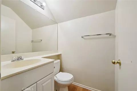 Bath - 2279 Wisteria Ave, Upland, CA 91784 photo 1 of 4